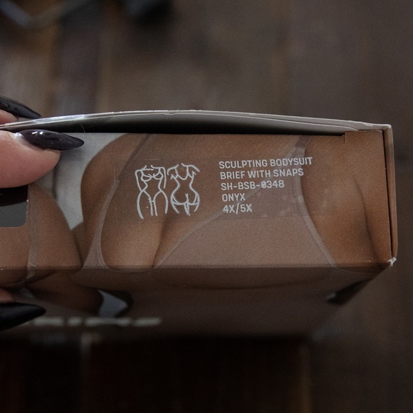 SKIMS Tops Skims Sculpting Bodysuit W Snaps Onyx Black Poshmark